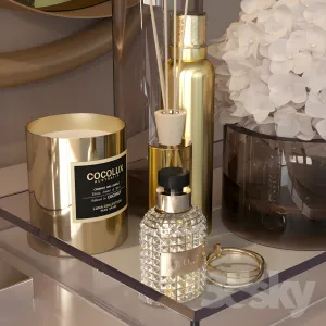 Decorative set in gold for the dressing table