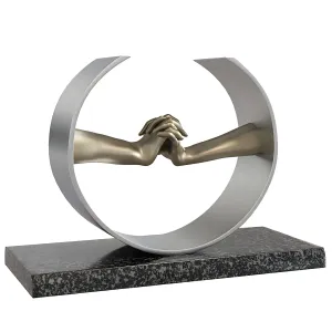 Lorenzo quinn sculpture during love
