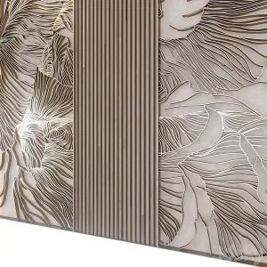 Decorative wall fi