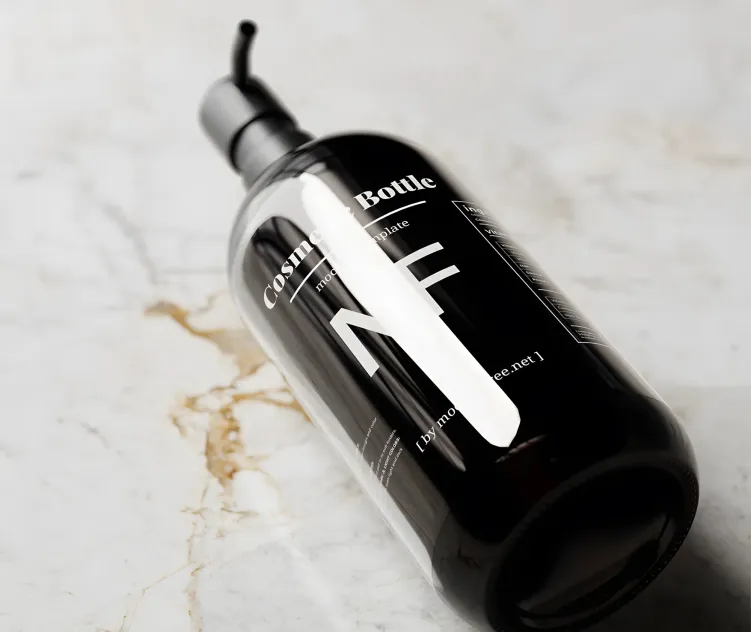 Black Pump Bottle Featuring an Eucalyptus Plant 05