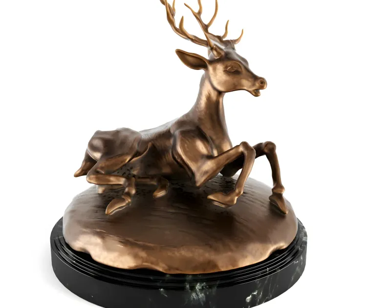 Figurine deer