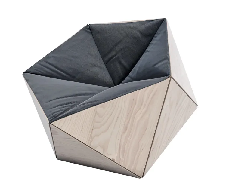 Poligonal chair