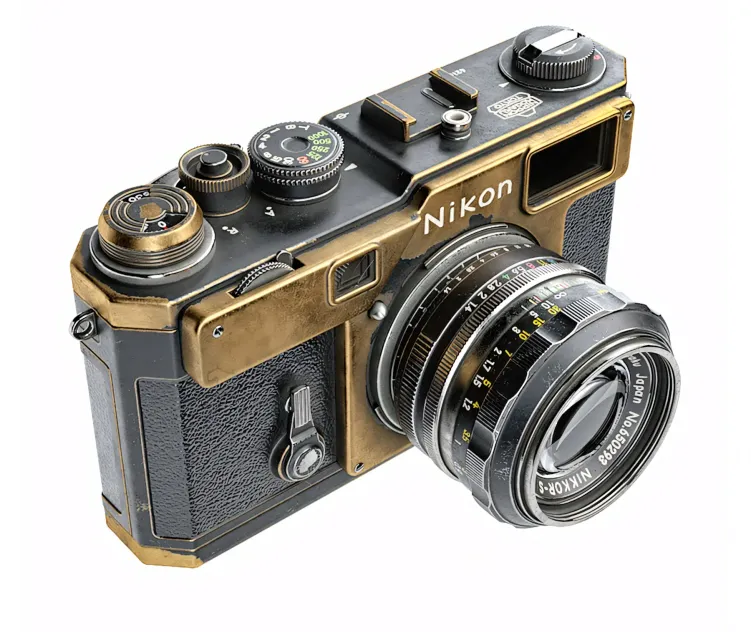 Nikon S