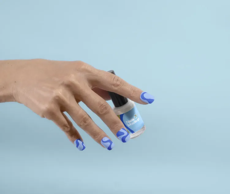 Nails 16